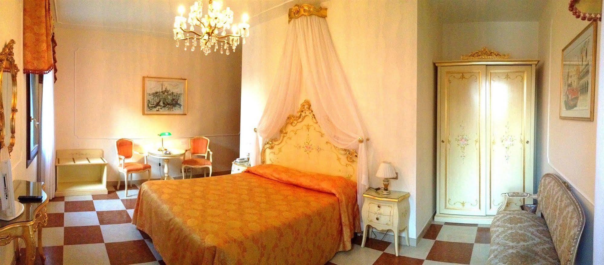 Hotel Bernardi Semenzato Венеція Екстер'єр фото